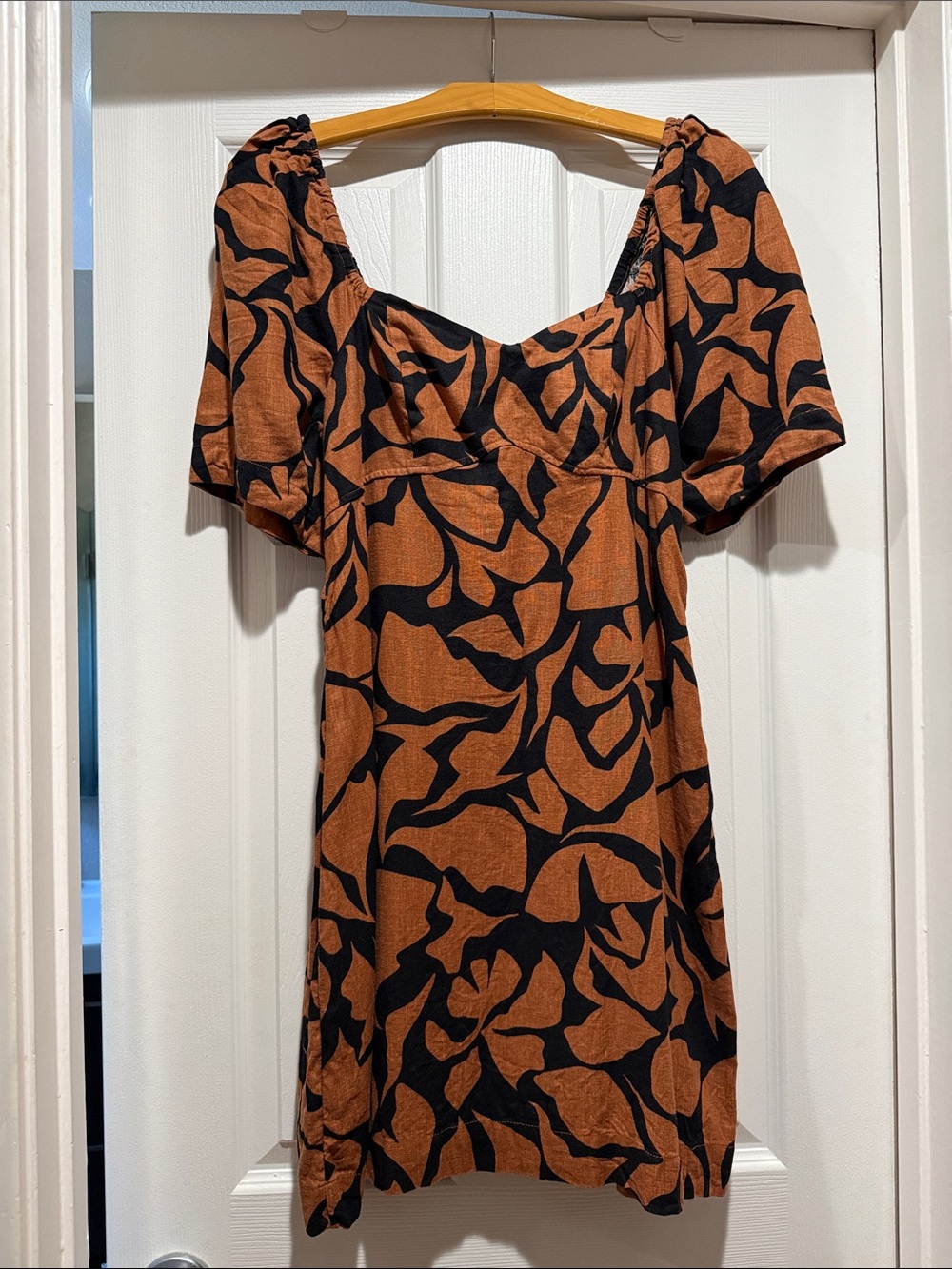 A new day-Rust & Black Patterned Puff-Sleeve Mini Dress